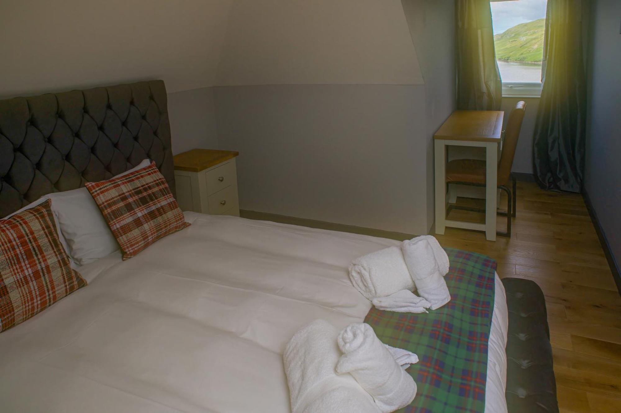 Luxury 4 Bedroom Cottage With Stunning Views Near Fairy Pools! Carbost  Ngoại thất bức ảnh