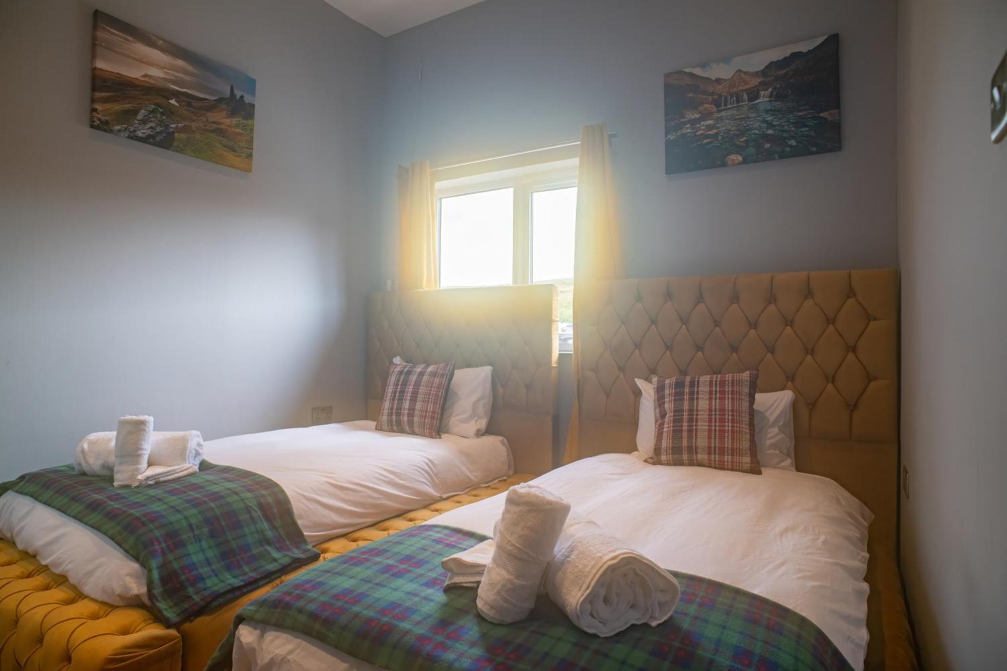 Luxury 4 Bedroom Cottage With Stunning Views Near Fairy Pools! Carbost  Ngoại thất bức ảnh